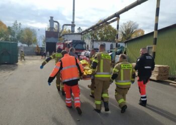 Wypadek w tartaku w Słońsku. Młoda kobieta poważnie ranna