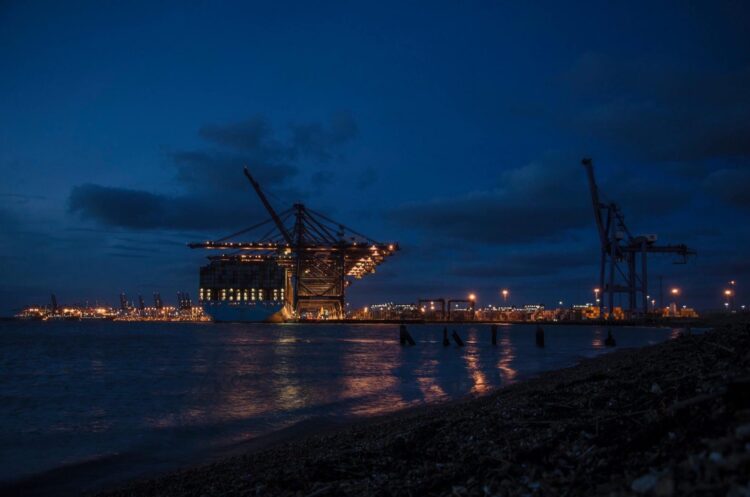 Wielka Brytania: największy port kontenerowy przepełniony