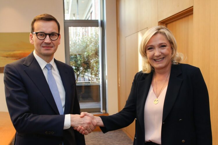 Premier Morawiecki spotkał się z Marine Le Pen, kandydatką na prezydenta Francji