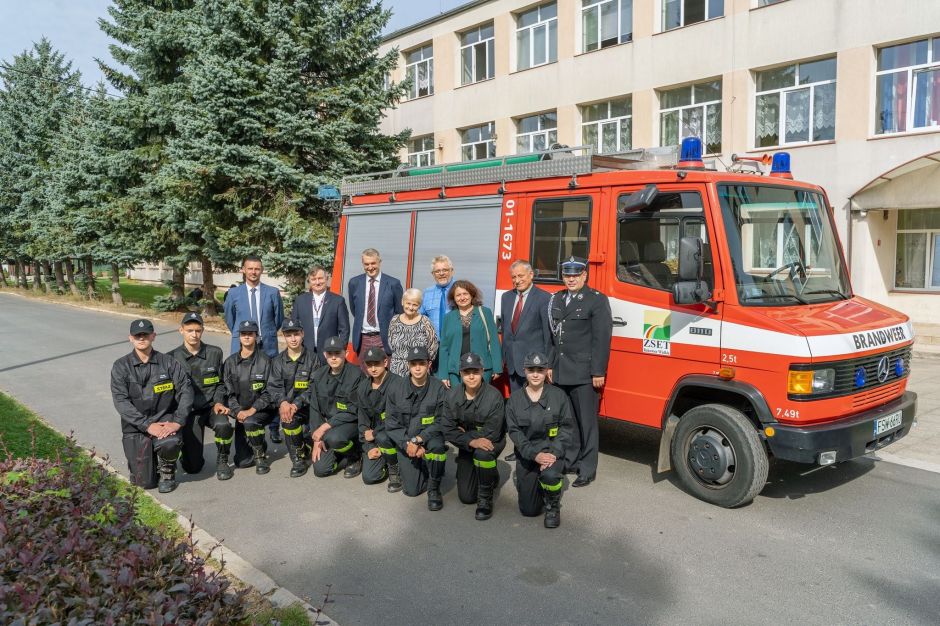 Gmina oddała szkole auto strażackie Radio Zachód - Lubuskie