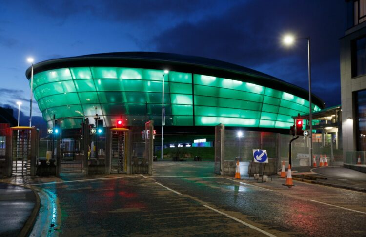 Hydro, jedno z miejsc COP26 w Glasgow w Wielkiej Brytanii, gdzie odbywa się konferencja ONZ w sprawie zmian klimatu. Fot. PAP/EPA/ROBERT PERRY