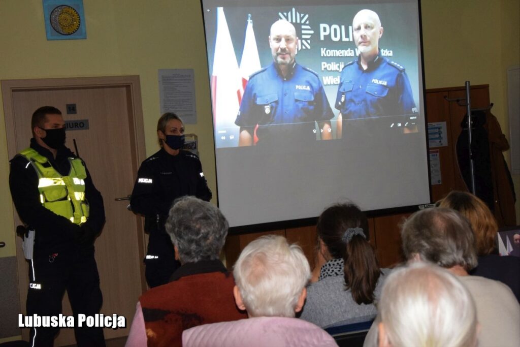 Policjanci rozmawiali z seniorami o bezpieczeństwie Radio Zachód - Lubuskie