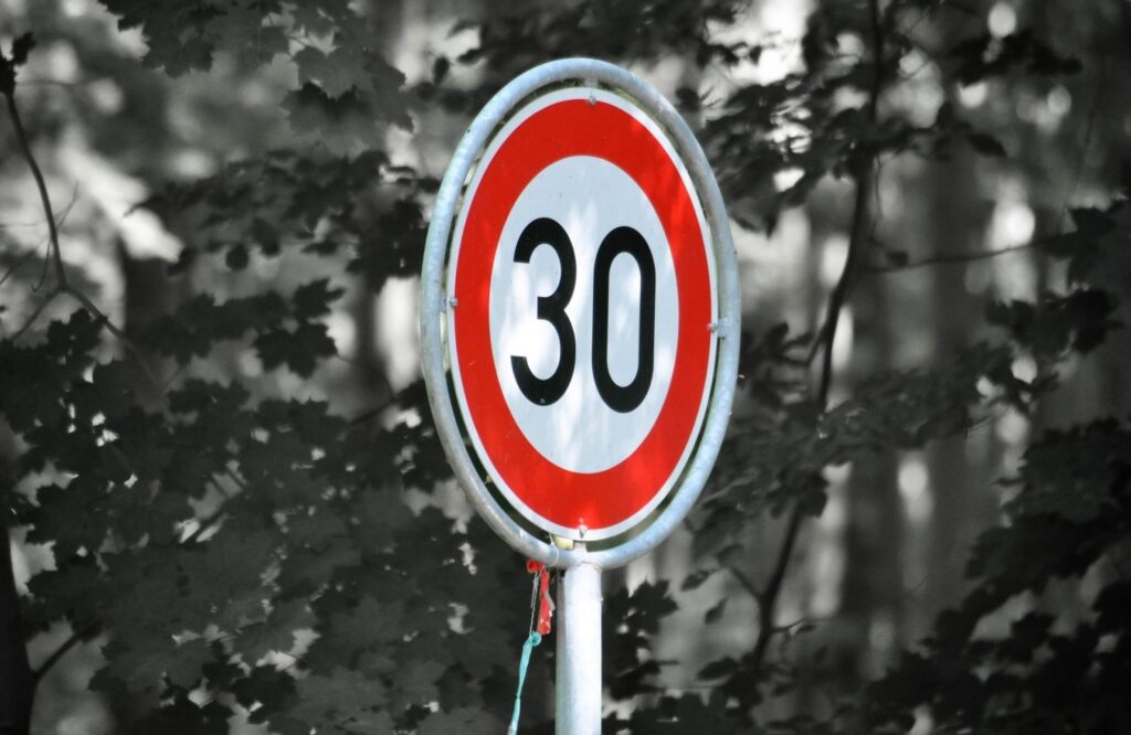 PE przyjął rezolucję ws. bezpieczeństwa na drogach. 30 km/h w strefach mieszkalnych Radio Zachód - Lubuskie