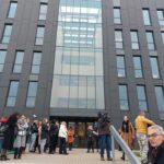 Siedzi na poduszce z książką i winogronem... Nowy bachusik UZ! 11 Siedzi na poduszce z książką i winogronem... Nowy bachusik UZ! Radio Zachód - Lubuskie