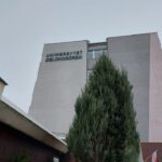 Siedzi na poduszce z książką i winogronem... Nowy bachusik UZ! 10 Siedzi na poduszce z książką i winogronem... Nowy bachusik UZ! Radio Zachód - Lubuskie