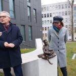 Siedzi na poduszce z książką i winogronem... Nowy bachusik UZ! 18 Siedzi na poduszce z książką i winogronem... Nowy bachusik UZ! Radio Zachód - Lubuskie