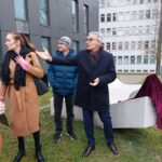 Siedzi na poduszce z książką i winogronem... Nowy bachusik UZ! 14 Siedzi na poduszce z książką i winogronem... Nowy bachusik UZ! Radio Zachód - Lubuskie