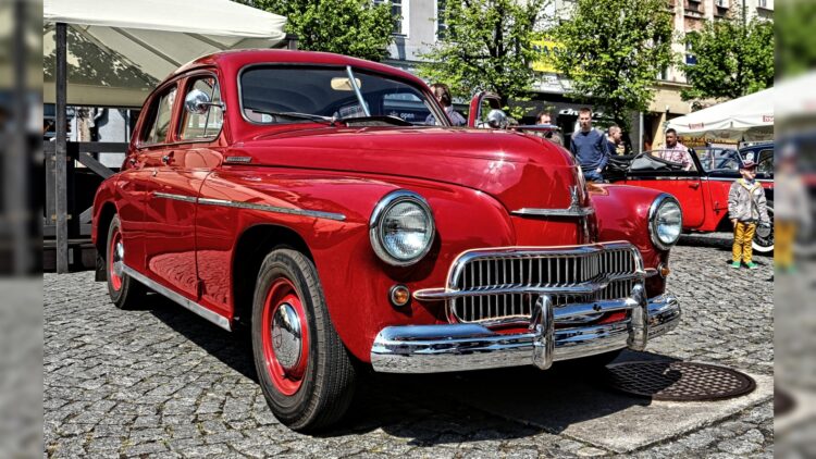 70 lat temu z linii montażowej zjechała pierwsza Warszawa