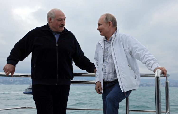 Łukaszenka i Putin kredytu