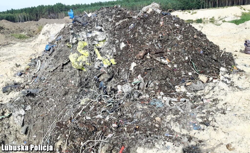 Odpady w Osowej Sieni zakopane nawet na kilku hektarach? Radio Zachód - Lubuskie