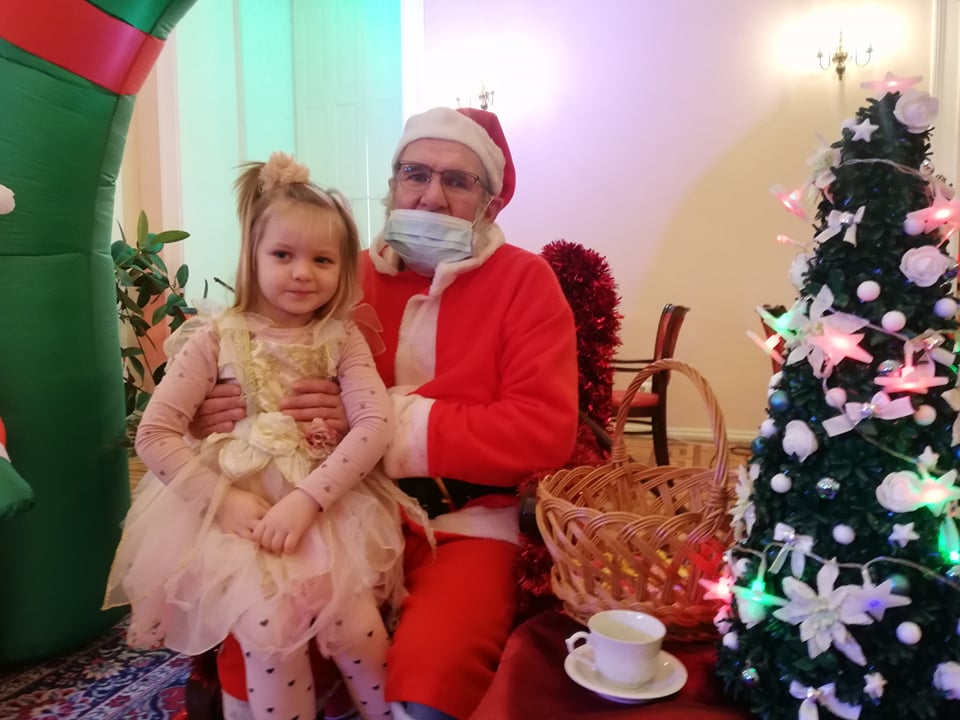 Żagańskie elfy pomagają Mikołajowi Radio Zachód - Lubuskie