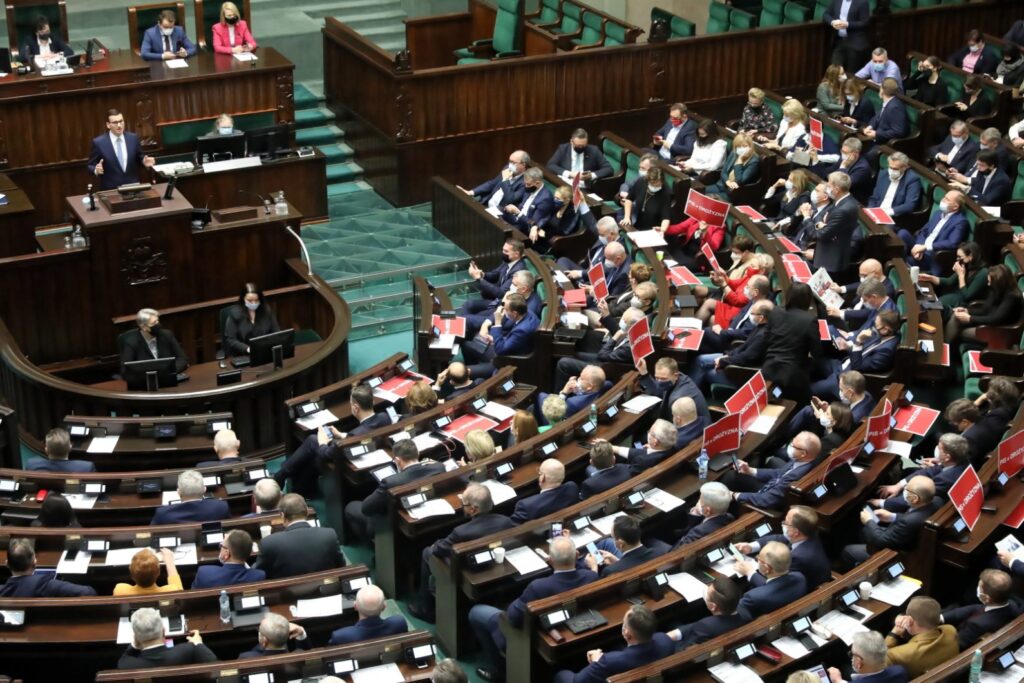 Budżet na 2022 r. przyjęty przez Sejm. Deficyt nie większy niż 29,9 mld zł Radio Zachód - Lubuskie