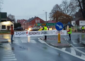 Zdjęcie archiwalne z 18 listopada 2019 roku. Protest w sprawie drogi 278. Fot. S. Kordyjalik