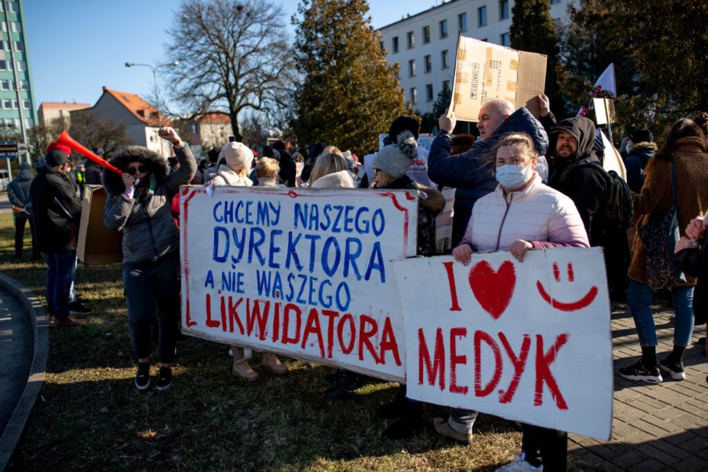 Manifestacja "MEDYK ZOSTAJE" w Zielonej Górze [DUŻO ZDJĘĆ] Radio Zachód - Lubuskie