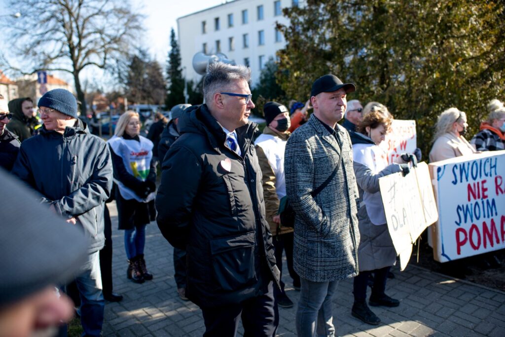 Manifestacja "MEDYK ZOSTAJE" w Zielonej Górze [DUŻO ZDJĘĆ] Radio Zachód - Lubuskie