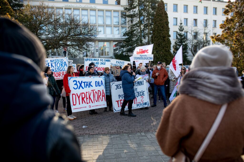 Manifestacja "MEDYK ZOSTAJE" w Zielonej Górze [DUŻO ZDJĘĆ] Radio Zachód - Lubuskie