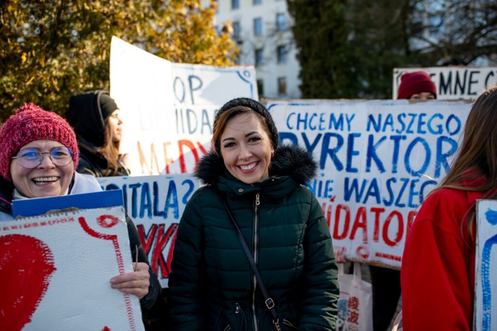 Manifestacja "MEDYK ZOSTAJE" w Zielonej Górze [DUŻO ZDJĘĆ] Radio Zachód - Lubuskie