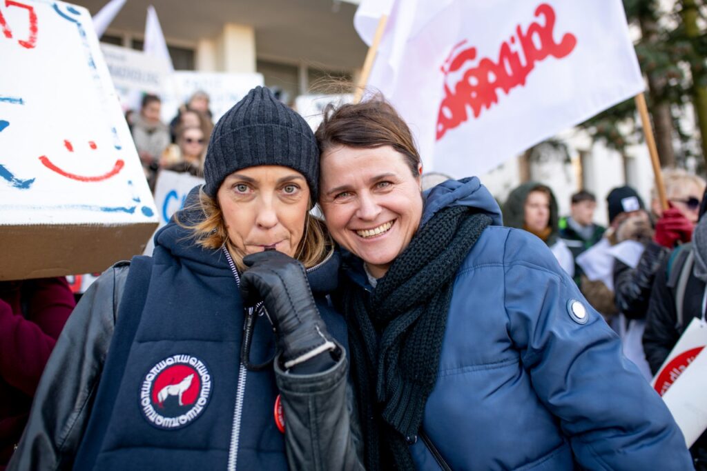 Manifestacja "MEDYK ZOSTAJE" w Zielonej Górze [DUŻO ZDJĘĆ] Radio Zachód - Lubuskie