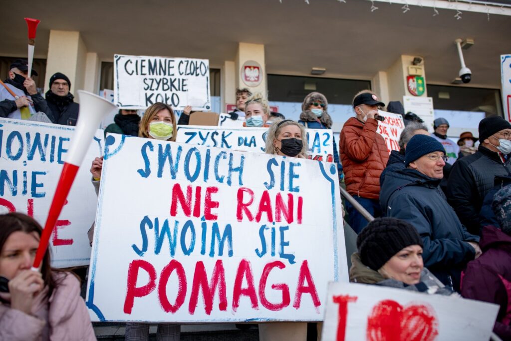 Manifestacja "MEDYK ZOSTAJE" w Zielonej Górze [DUŻO ZDJĘĆ] Radio Zachód - Lubuskie