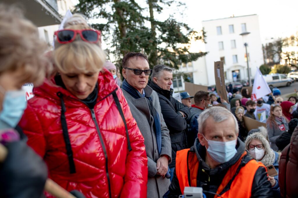 Manifestacja "MEDYK ZOSTAJE" w Zielonej Górze [DUŻO ZDJĘĆ] Radio Zachód - Lubuskie