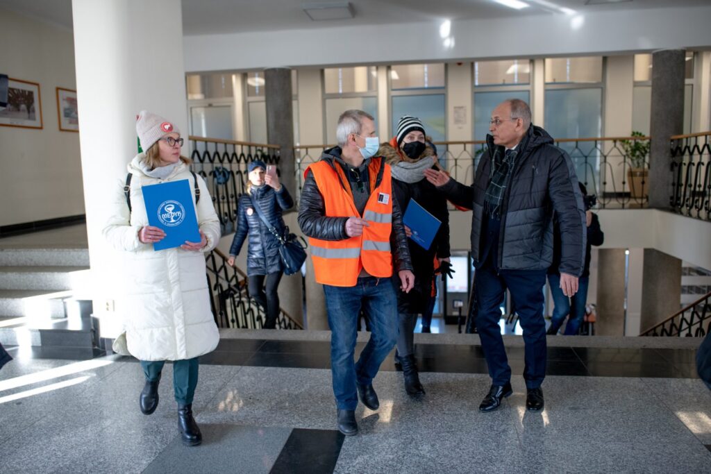 Manifestacja "MEDYK ZOSTAJE" w Zielonej Górze [DUŻO ZDJĘĆ] Radio Zachód - Lubuskie