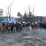 Protest w Krośnie Odrzańskim. Ranni policjanci i 11 osób zatrzymanych 11 Protest w Krośnie Odrzańskim. Ranni policjanci i 11 osób zatrzymanych Radio Zachód - Lubuskie