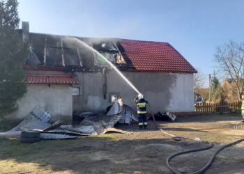 Pożar we wsi Pierzwin. 1 osoba nie żyje Radio Zachód - Lubuskie