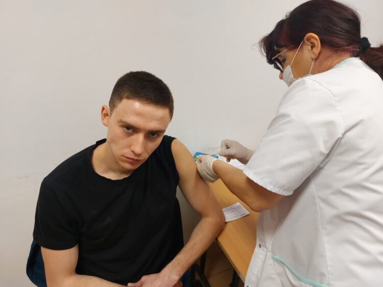 Pierwsza akcja szczepień Ukraińców na terenie WOSiR w Drzonkowie Radio Zachód - Lubuskie