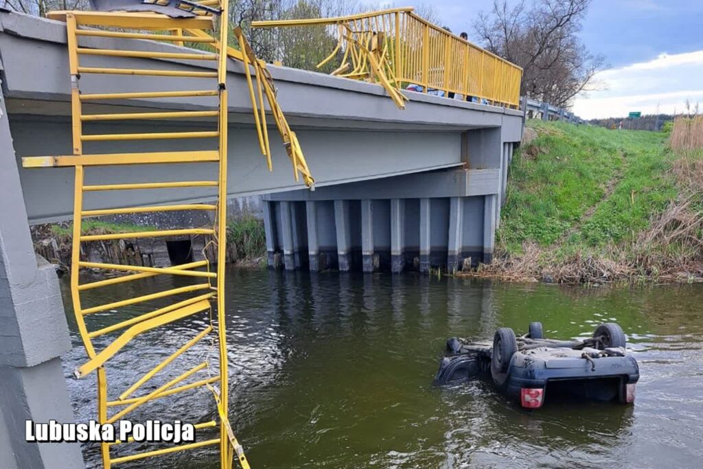 Przebił bariery i spadł z mostu do rzeki. Kierowca był pijany Radio Zachód - Lubuskie