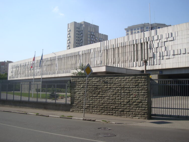 Budynek Ambasady Polskiej w Moskwie. Fot. ?????? ???????? - Praca własna, CC BY-SA 2.5, https://commons.wikimedia.org/w/index.php?curid=10789264