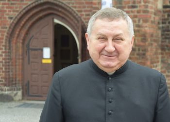 ks. Kazimierz Małżeński, proboszcz parafii pw. św. Mikołaja w Swierzynie Radio Zachód - Lubuskie