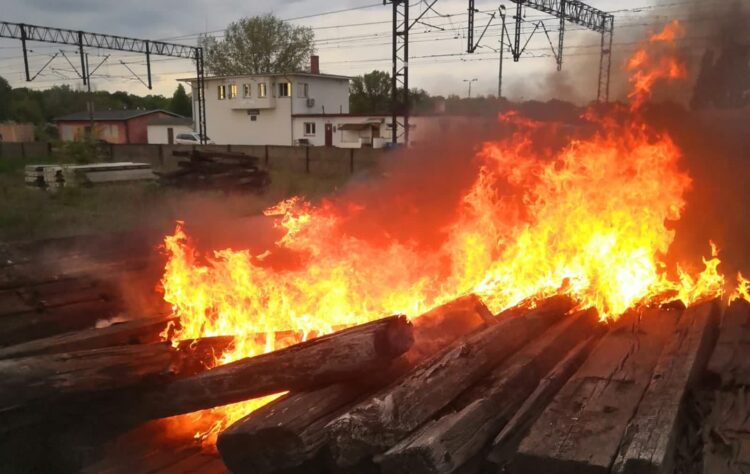Pożar podkładów kolejowych w Kostrzynie Radio Zachód - Lubuskie