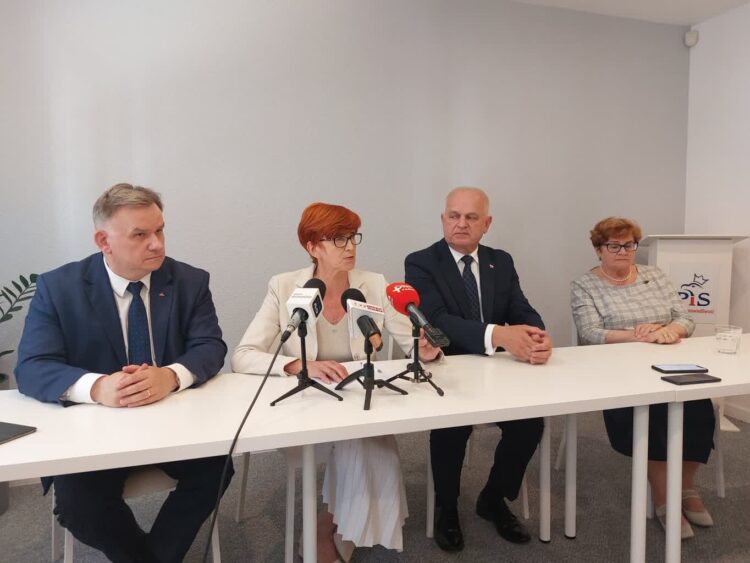 Chcą odwołania marszałek Polak: "Osoba, która lekceważy podstawowe prawa" Radio Zachód - Lubuskie