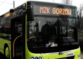 Gorzów: na ul. Mickiewicza zapadł się asfalt. MZK zmienił trasę linii T2 Radio Zachód - Lubuskie