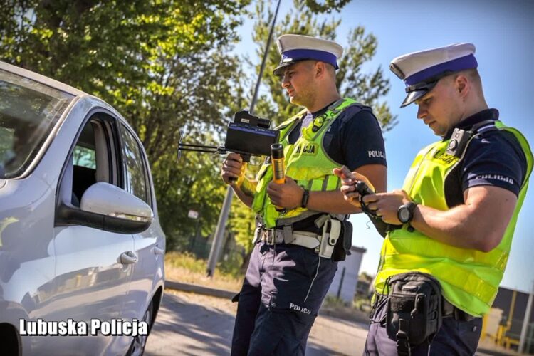 Policjanci w trosce o bezpieczny weekend Radio Zachód - Lubuskie