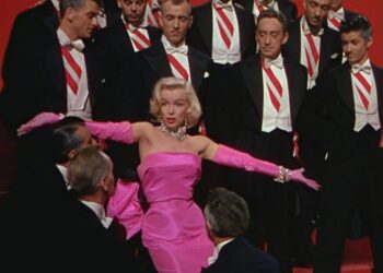 Fot. Autorstwa 20th Century Fox - source This is a screenshot from a trailer which can be viewed here., Domena publiczna, https://commons.wikimedia.org/w/index.php?curid=465373