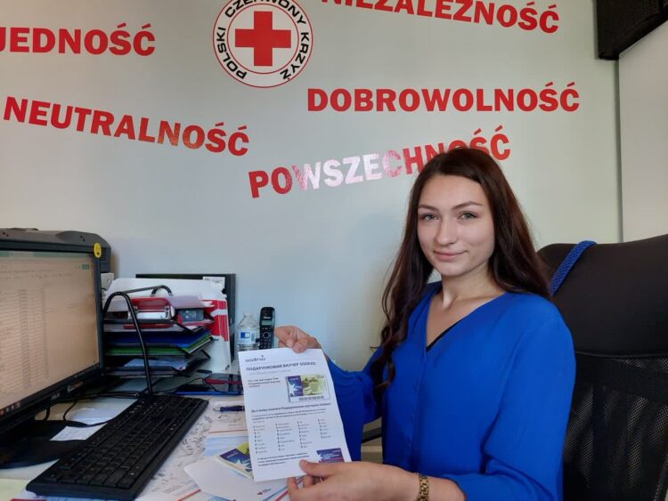 PCK wydaje bony podarunkowe dla uchodźców z Ukrainy Radio Zachód - Lubuskie