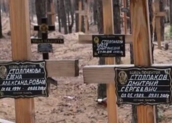 Pod Iziumem Rosjanie chowali ciała zabitych w ostrzałach, rodzinom dali tylko numery grobów Radio Zachód - Lubuskie