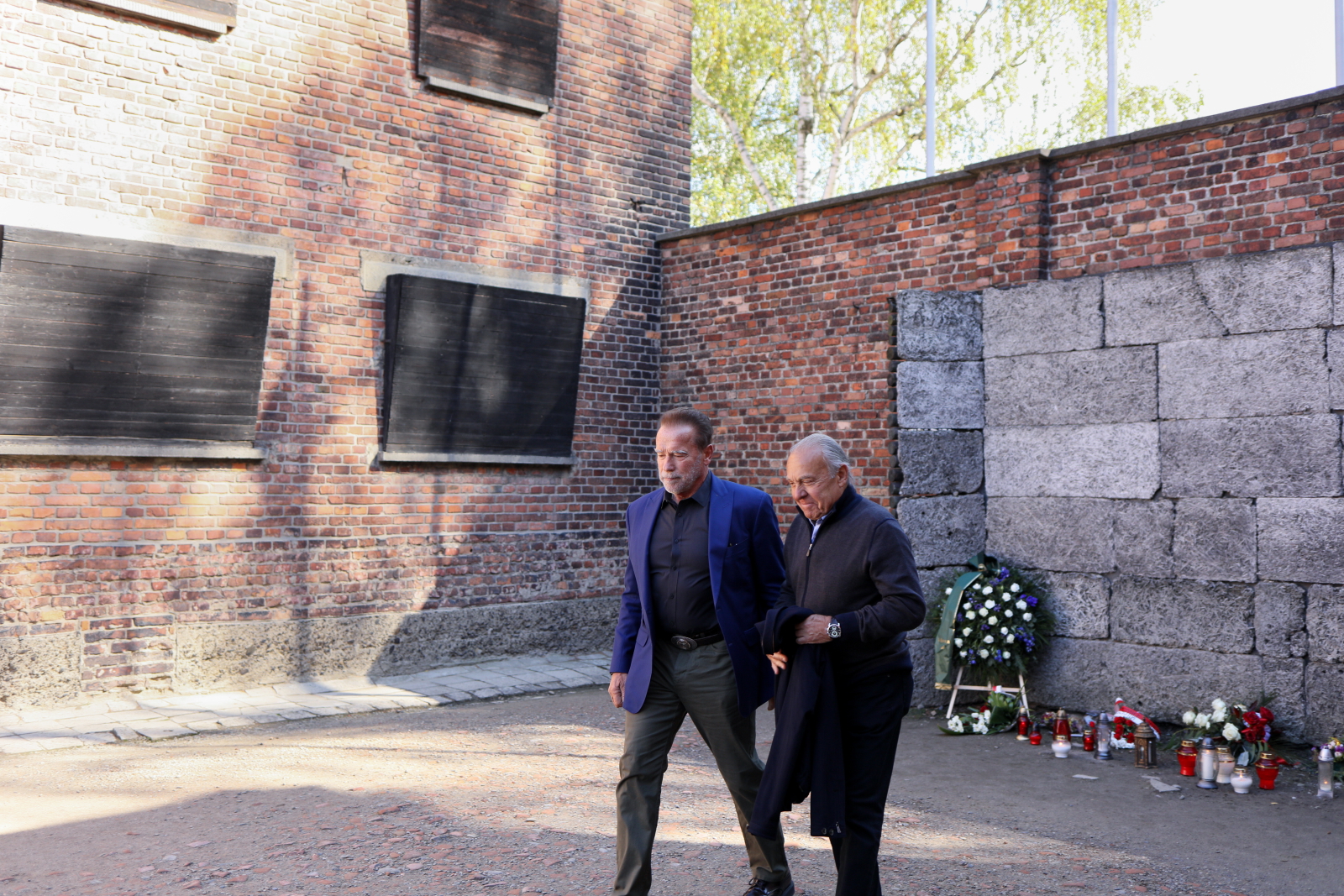 Arnold Schwarzenegger w Polsce. Zwiedzi Muzeum Auschwitz i Centrum Żydowskie Radio Zachód - Lubuskie