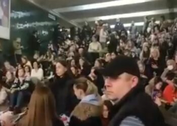 Zamiast paniki muzyka - w kijowskim metrze podczas alarmu bombowego ludzie śpiewają piosenki [WIDEO] Radio Zachód - Lubuskie