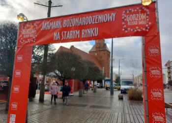 Dlaczego Bożonarodzeniowy Jarmark zmieniono na "świąteczny targ"? Radio Zachód - Lubuskie