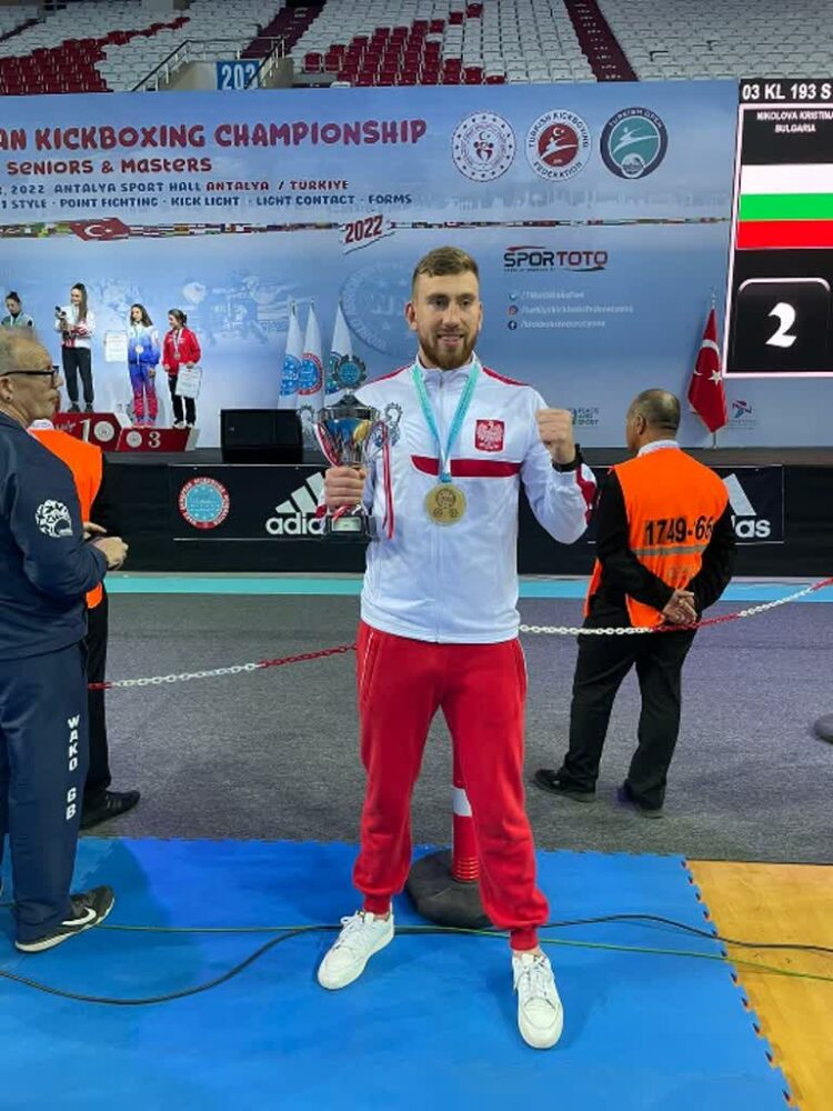 Rafał Gąszczak obronił tytuł mistrza Europy w kickboxingu Radio Zachód - Lubuskie