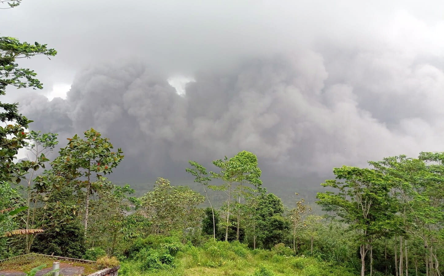Erupcja indonezyjskiego wulkanu Semeru Radio Zachód - Lubuskie