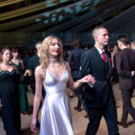 Zielonogórscy licealiści z I LO potańczyli przed maturą [GALERIA] Radio Zachód - Lubuskie