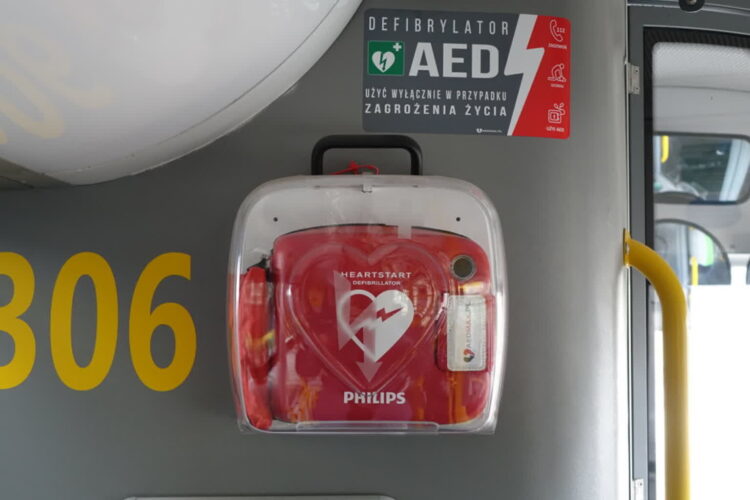 40 defibrylatorów AED dla dzielnicy Nowe Miasto Radio Zachód - Lubuskie