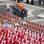 Rozpoczęła się msza pogrzebowa Benedykta XVI Radio Zachód - Lubuskie