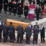 Rozpoczęła się msza pogrzebowa Benedykta XVI Radio Zachód - Lubuskie