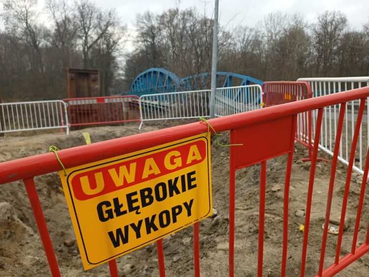 Żagańskie mosty wyłączone z ruchu. Ile potrwają prace? 9 fot. K.Gonera