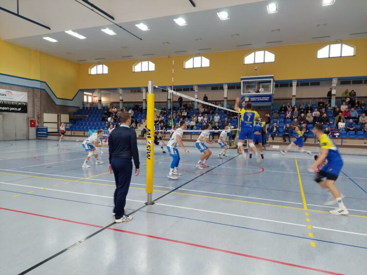 II liga siatkarzy: Wygrał tylko Orzeł 9 II liga siatkarzy: Wygrał tylko Orzeł Radio Zachód - Lubuskie