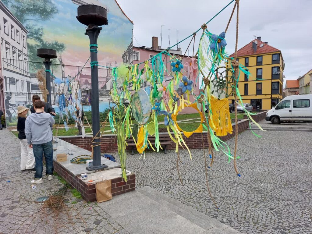 Powitanie wiosny w centrum Nowej Soli 1 Happening - Nowa Sól